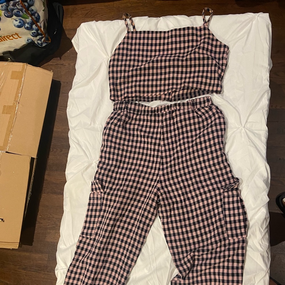 Womens xs gingham pants set, pink/black